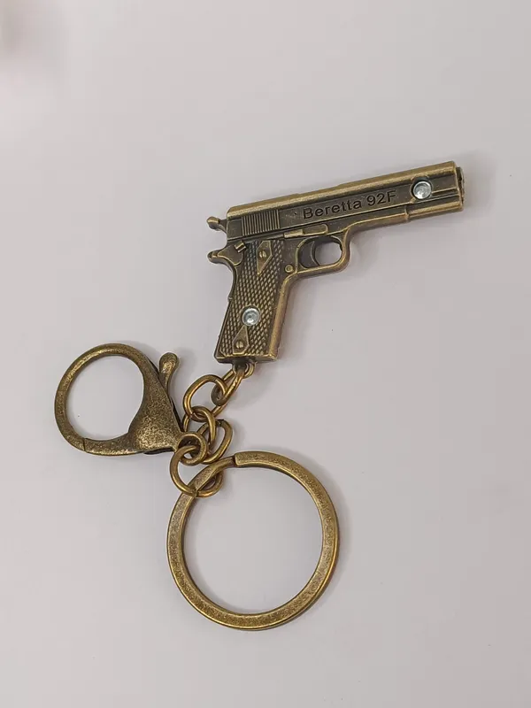 Gun_keychain_with_hook