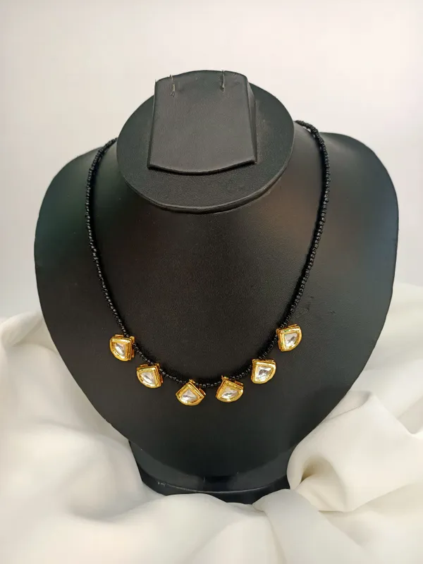 Black_Premium_Kundan_Single_Line_Mangal_Sutra_For_Women