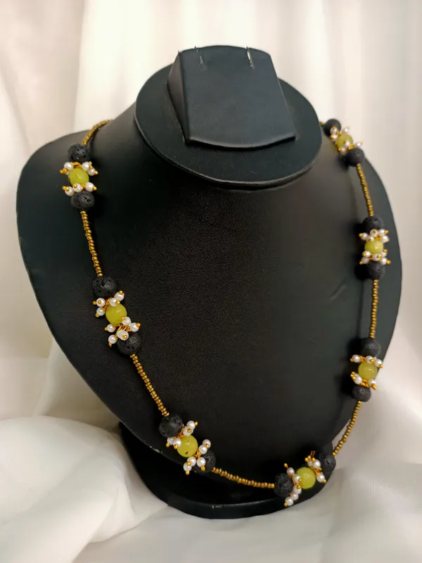 Golden_Ethnic_Necklace_For_Women_&_Girls_|_Premium_Fade_Resistant_And_Light_Weight_Necklace