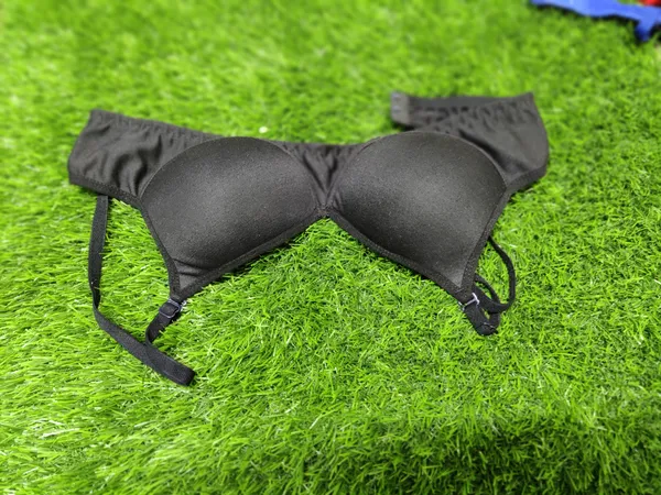 Attractive_Seamless_Padded_Bra_(Pack_of_2)_-_Elegant_Black_&_Bold_Red