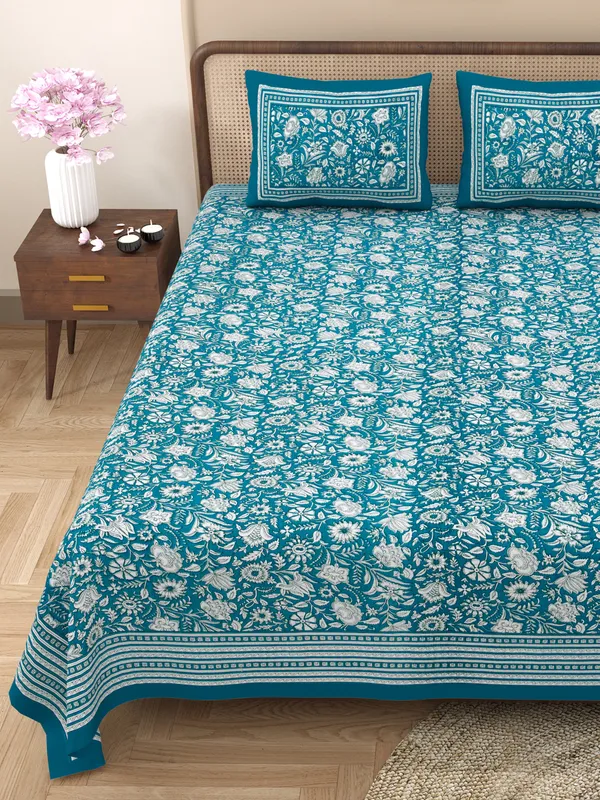 Rajasthani_Jaipuri_Traditional_Cotton_King_Size_Bedsheet_with_2_Pillow_Cover_(Blue_&_White)