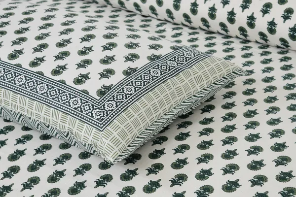 Rajasthani_Jaipuri_Traditional_Cotton_King_Size_Bedsheet_with_2_Pillow_Cover_(Green_&_White)