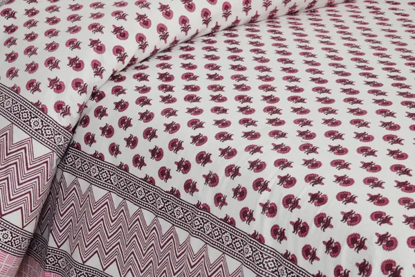 Rajasthani_Jaipuri_Traditional_Cotton_King_Size_Bedsheet_with_2_Pillow_Cover_(Maroon,_Pink_&_White)