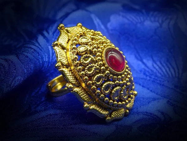 Gold_Red_Gold_Plated_Antique_Jewellery_Ruby_Stone_Studded_Statement_Oval_Shape_Adjustable_Finger_Ring/Rings_For_Women_And_Girls_Pack_Of_1