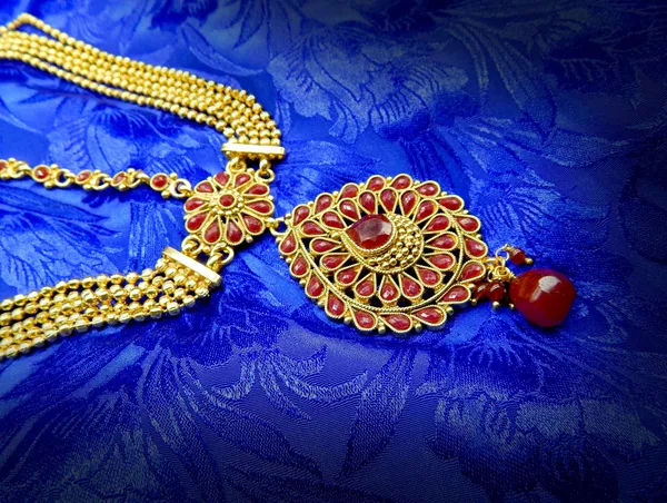 Gold_&_Red_Hair_Jewelry_Golden_Brass_Damini_Mang_Tika_For_Women