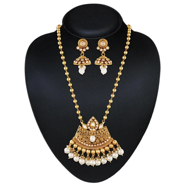 Gold_Traditional_White_Pearl_Pendant_Set_For_Women