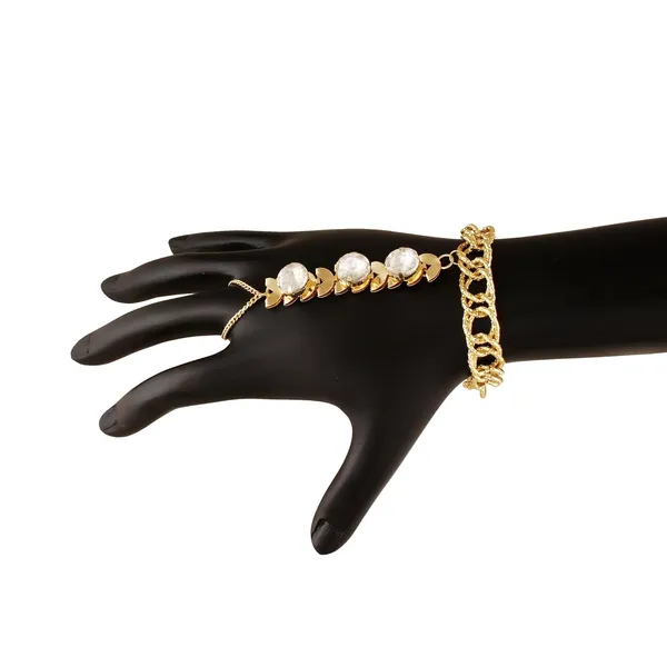 Golden_Bracelet_With_Party_Style