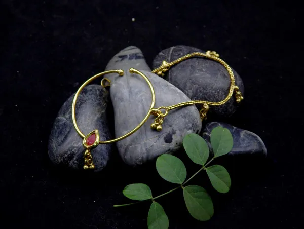 Gold_Traditional_Antique_Nosepin_Nose_Ring_Rajwadi_Styled_Jewelry_For_Women