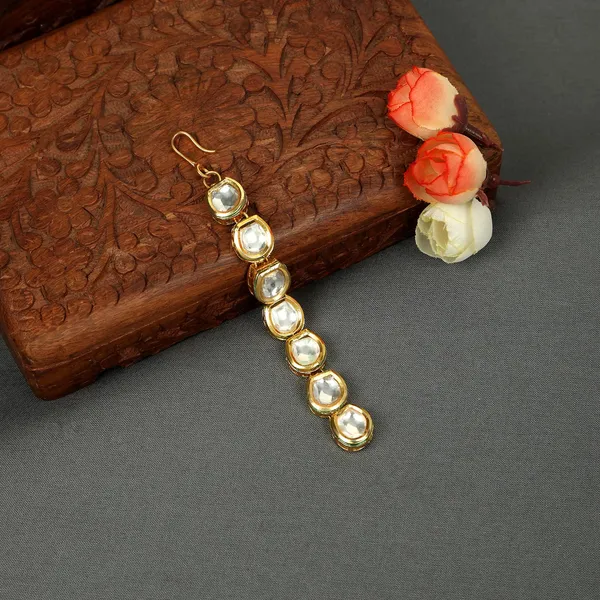 Gold_Traditional_Gold_Plated_Vilandi_Kundan_Embedded_Minimal_Style_Ethnic_Maang_Tika_Studded_With_Fish_Hook_Closure_For_Women_And_Girls_Pack_Of_1