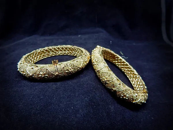 Gold_Traditional_Rajwadi_Rajasthani_Gold_Plated_Ethnic_Patla/Kada_Bangles_Set_Of_2_For_Women_||Gold_Plated_Bangles_For_Women
