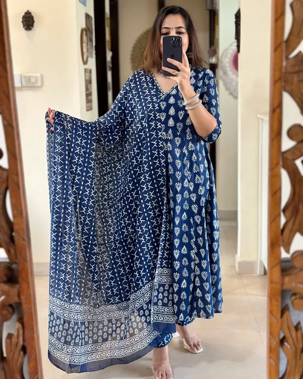 Blue_Cotton_Printed_Kurta_Set_For_Women