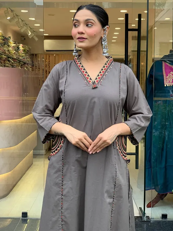 Grey_Cotton_Embroidered_Kurta_Set_For_Women