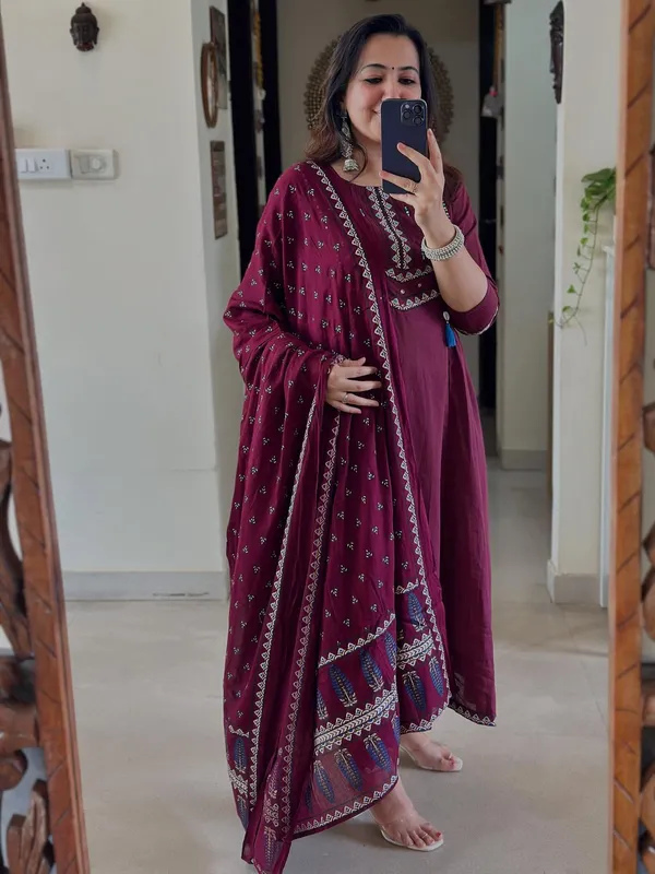 Wine_Cotton_Printed_Kurta_Set_For_Women