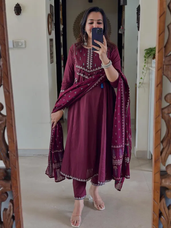 Wine_Cotton_Printed_Kurta_Set_For_Women