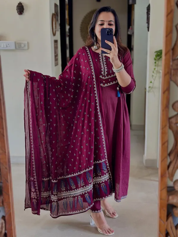 Wine_Cotton_Printed_Kurta_Set_For_Women