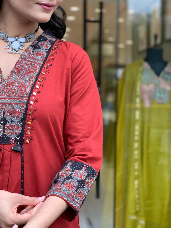 Maroon_Cotton_Printed_Kurta_Set_For_Women