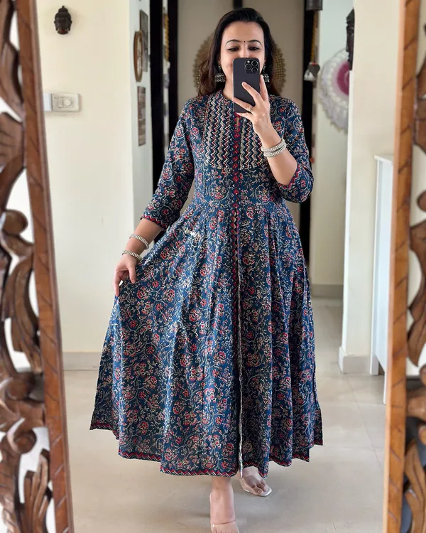 Navy_Blue_Cotton_Printed_Kurta_Set_For_Women