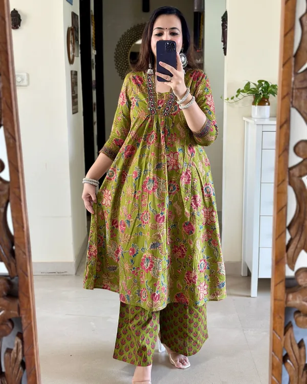 Green_Cotton_Printed_Kurta_Set_For_Women