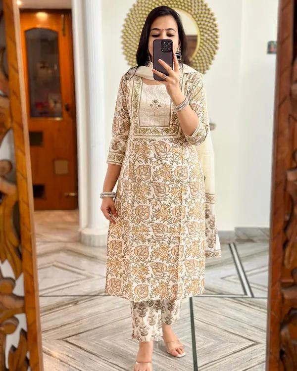 White_Cotton_Printed_Kurta_Set_For_Women