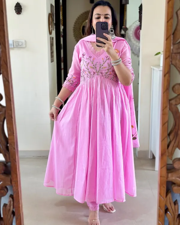 Pink_Cotton_Printed_Kurta_Set_For_Women