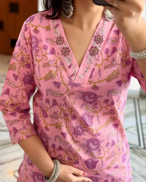 Light_Pink_Cotton_Printed_Kurta_Set_For_Women