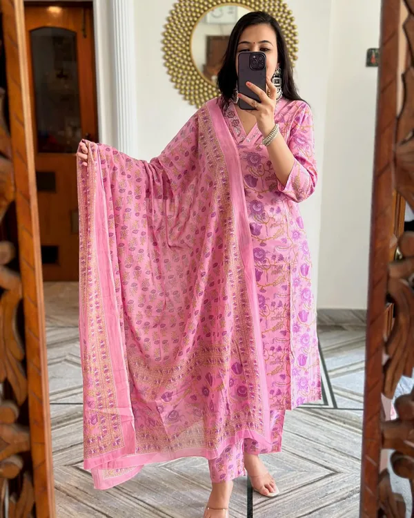 Light_Pink_Cotton_Printed_Kurta_Set_For_Women