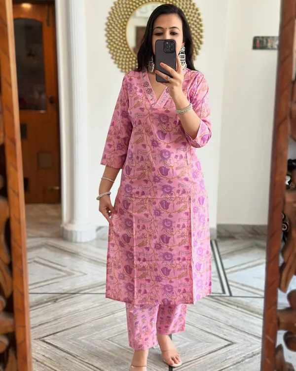 Light_Pink_Cotton_Printed_Kurta_Set_For_Women