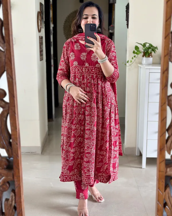 Red_Cotton_Printed_Kurta_Set_For_Women