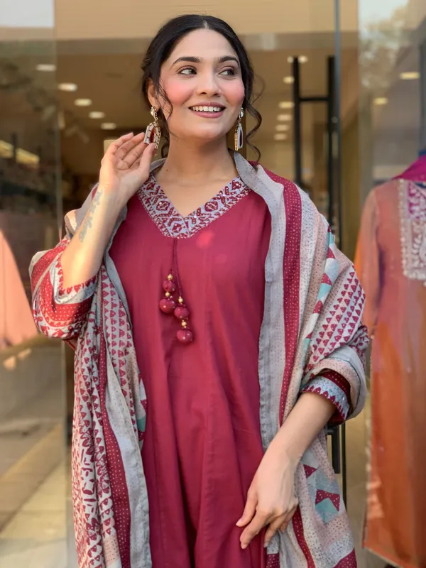 Red_Cotton_Printed_Kurta_Set_For_Women