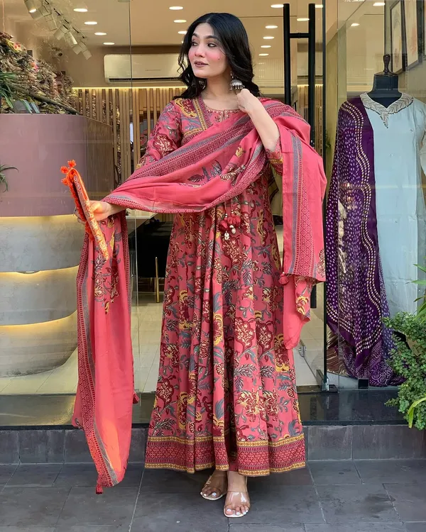 Pink_Cotton_Printed_Kurta_Set_For_Women