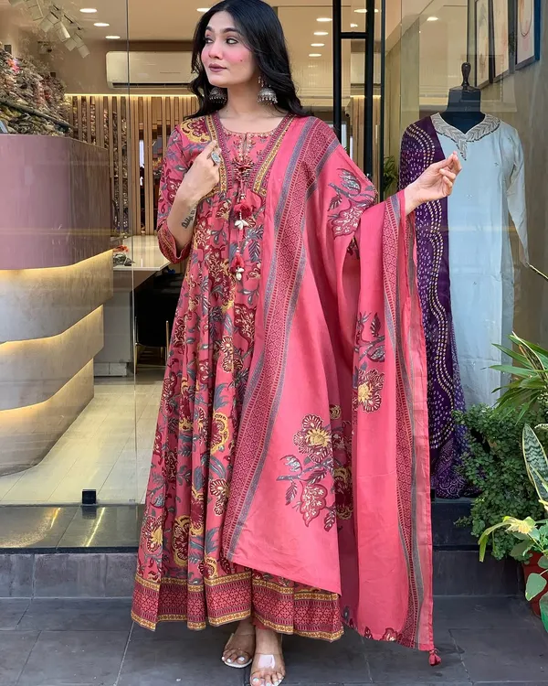 Pink_Cotton_Printed_Kurta_Set_For_Women