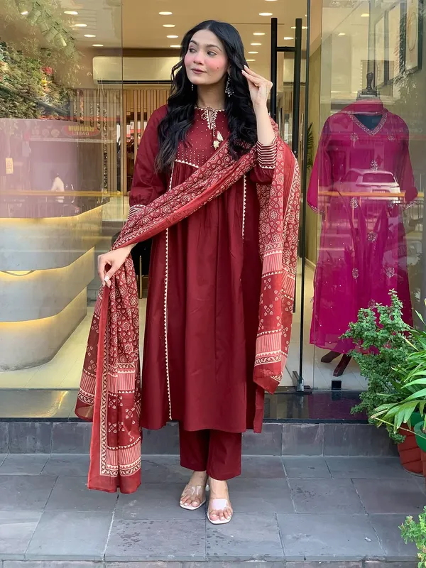 Red_Cotton_Printed_Kurta_Set_For_Women