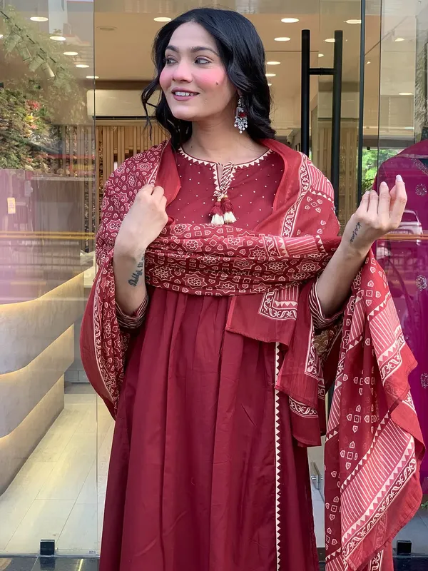 Red_Cotton_Printed_Kurta_Set_For_Women