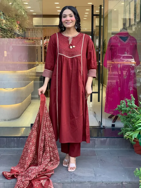 Red_Cotton_Printed_Kurta_Set_For_Women