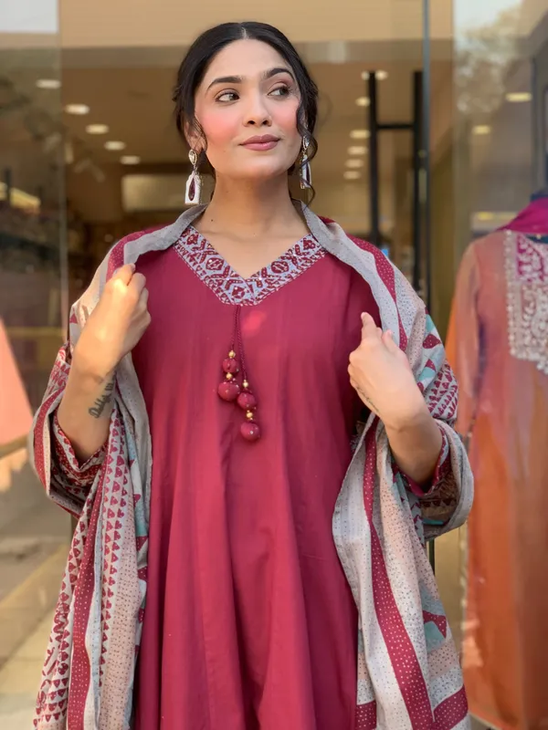 Red_Cotton_Printed_Kurta_Set_For_Women