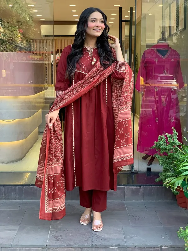 Red_Cotton_Printed_Kurta_Set_For_Women