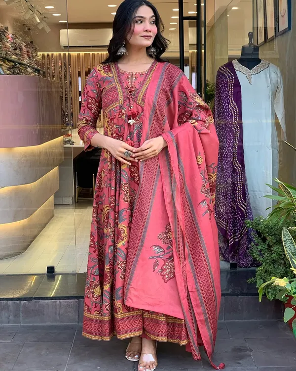 Pink_Cotton_Printed_Kurta_Set_For_Women