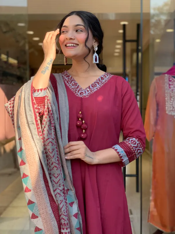 Red_Cotton_Printed_Kurta_Set_For_Women