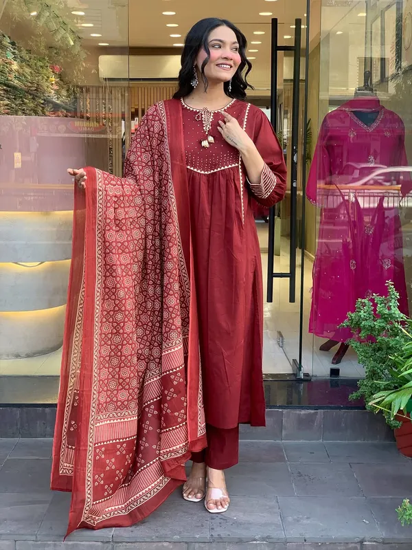 Red_Cotton_Printed_Kurta_Set_For_Women
