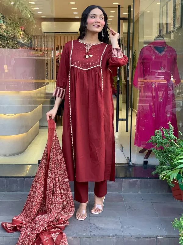 Red_Cotton_Printed_Kurta_Set_For_Women
