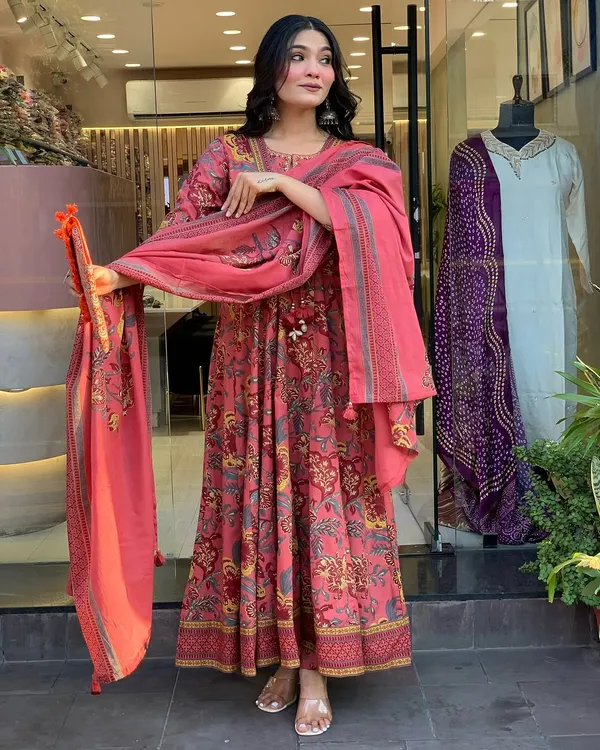 Pink_Cotton_Printed_Kurta_Set_For_Women