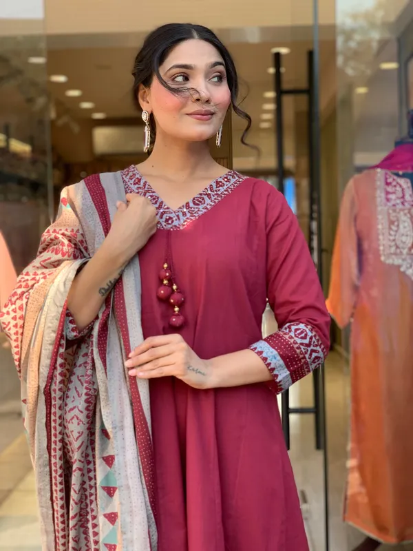 Red_Cotton_Printed_Kurta_Set_For_Women