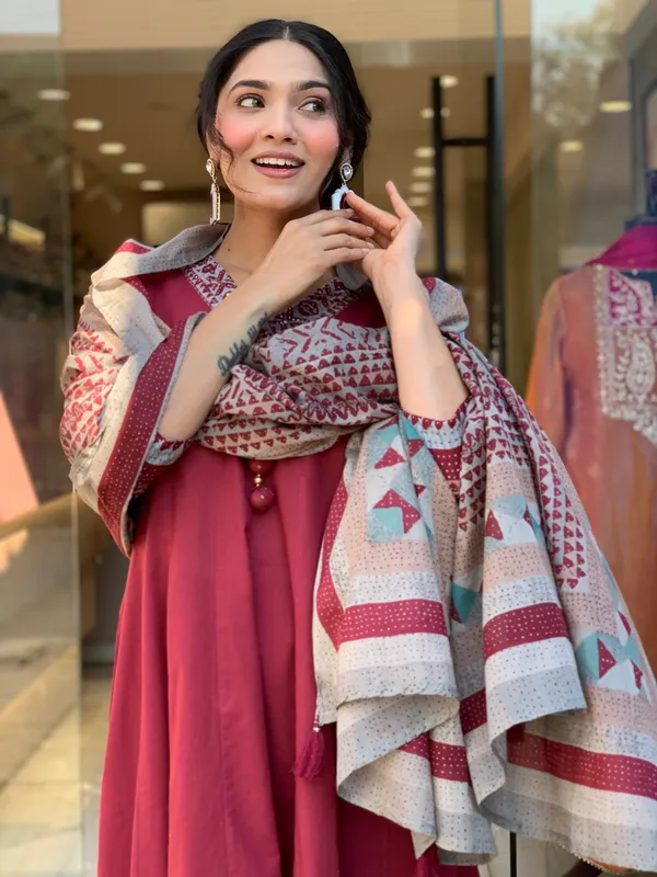 Red_Cotton_Printed_Kurta_Set_For_Women