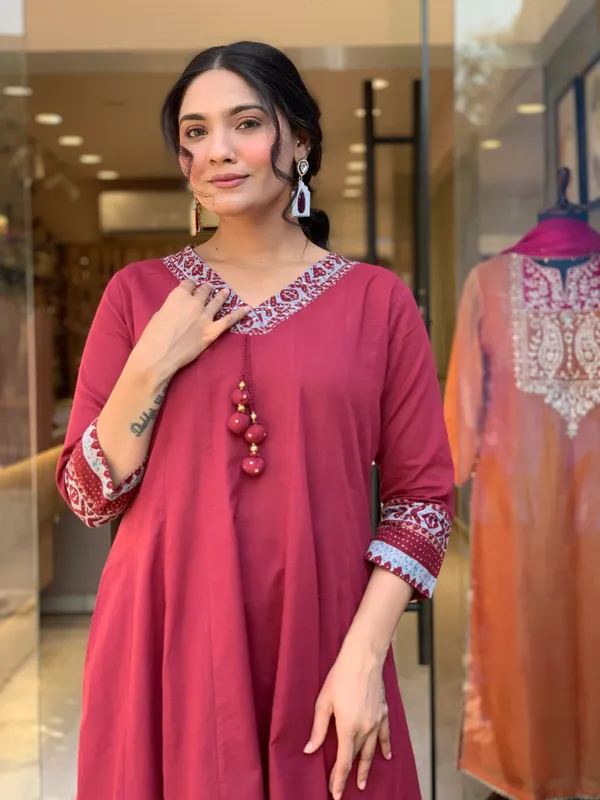 Red_Cotton_Printed_Kurta_Set_For_Women