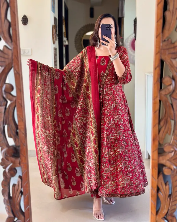 Red_Cotton_Printed_Kurta_Set_For_Women