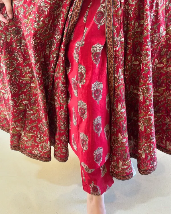 Red_Cotton_Printed_Kurta_Set_For_Women