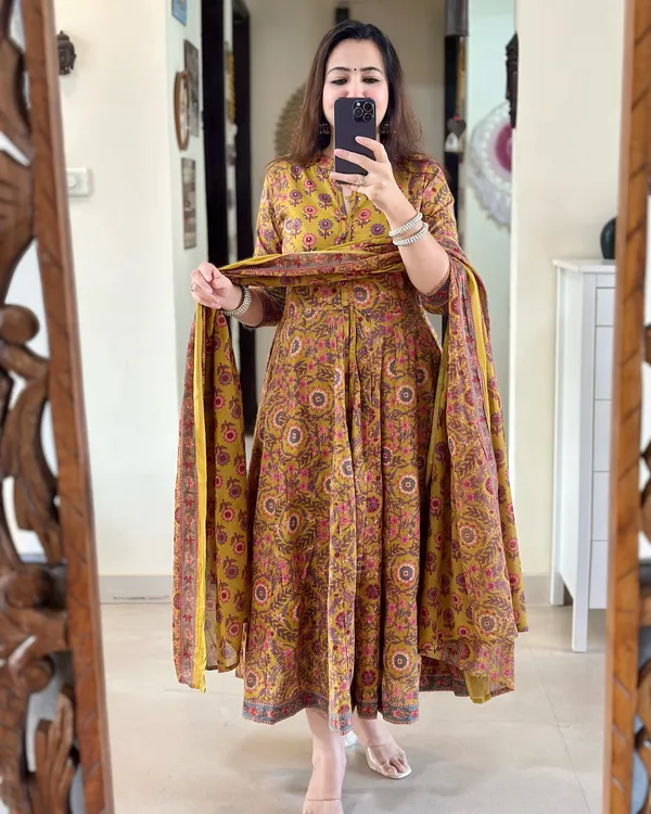 Yellow_Cotton_Printed_Kurta_Set_For_Women