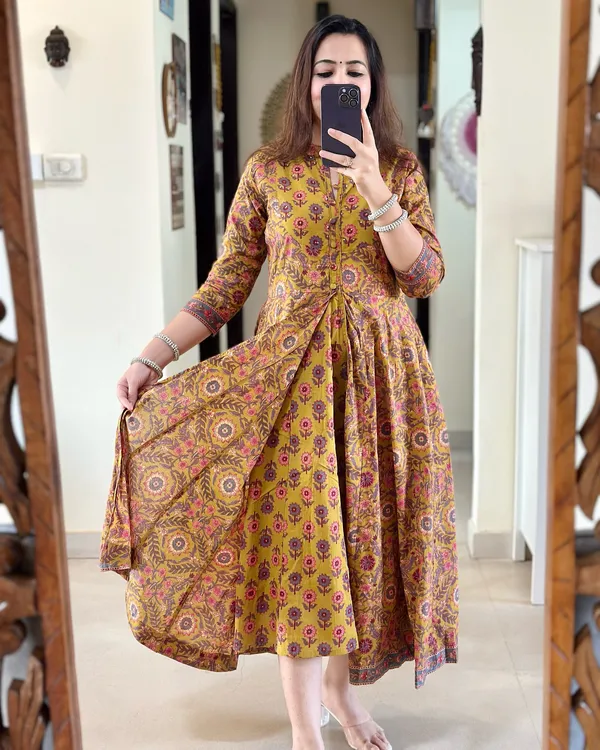 Yellow_Cotton_Printed_Kurta_Set_For_Women