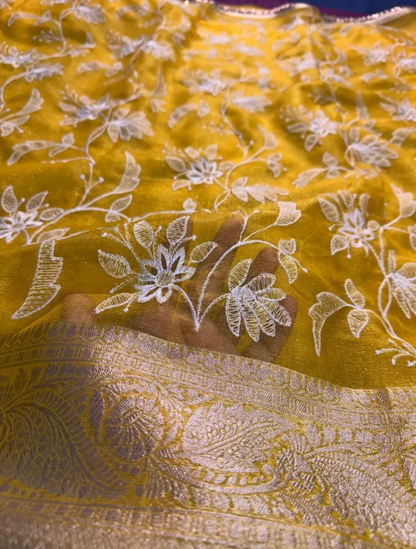Organza_Shimmer_Silk_Chikankari_Embroidery_Saree_With_Designer_Lace