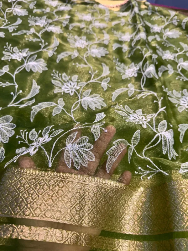 Organza_Shimmer_Silk_Chikankari_Embroidery_Saree_With_Designer_Lace